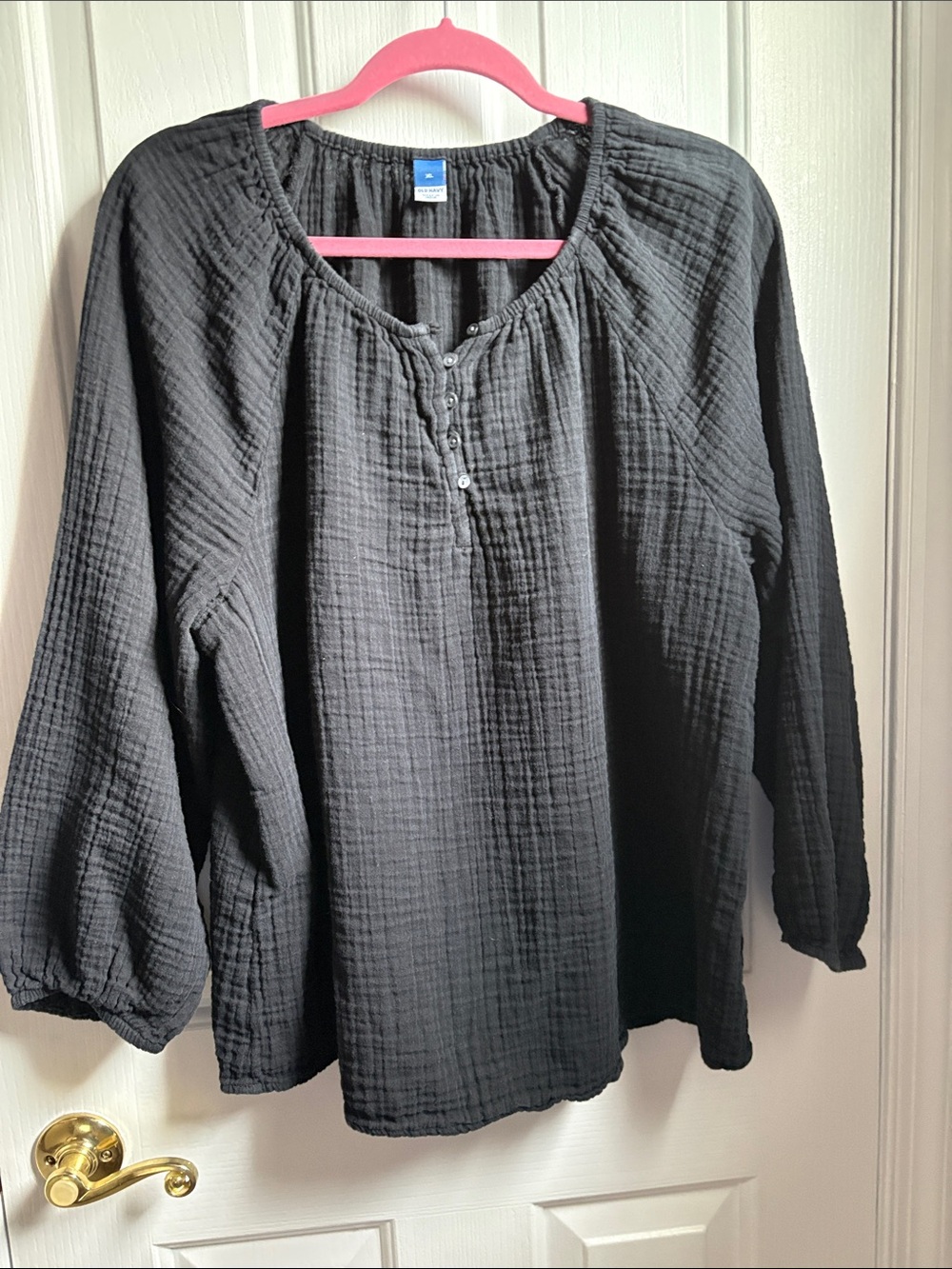 Black gauze Gap top